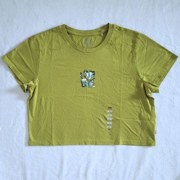 Levi's Tops - Levi's Butterflies🦋 Graphic Tee👕 - NWT